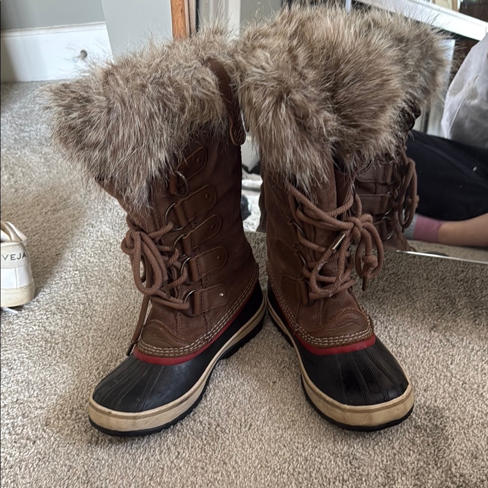 Sorel Brown and Black Lace Up Boots with Fur Trim